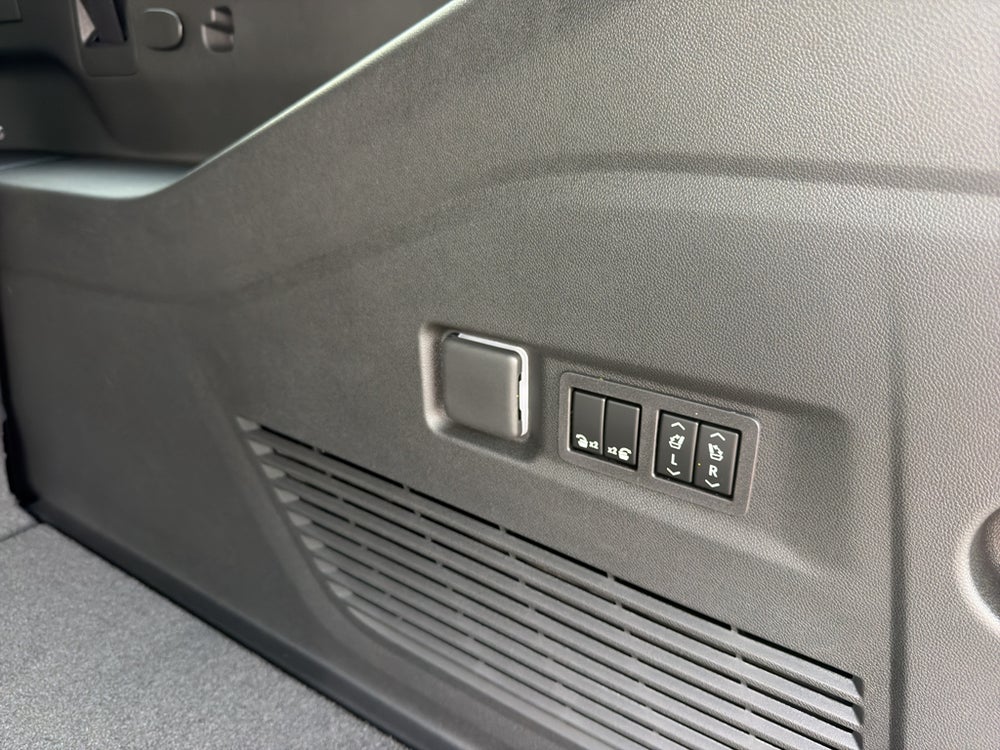 2026 Chevrolet Suburban High Country — vehicle photo