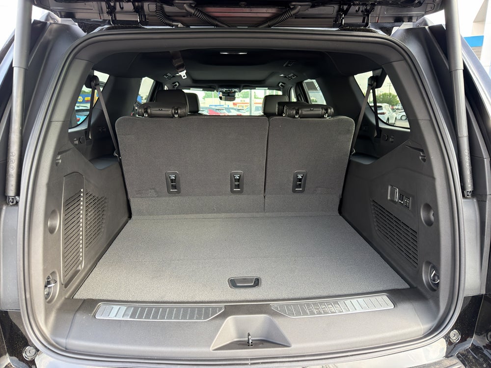 2026 Chevrolet Suburban High Country — vehicle photo