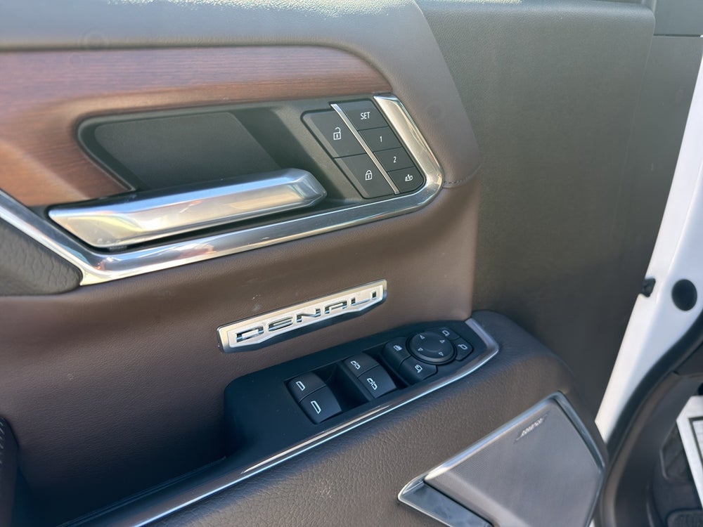 2023 GMC Sierra 1500 Denali — vehicle photo