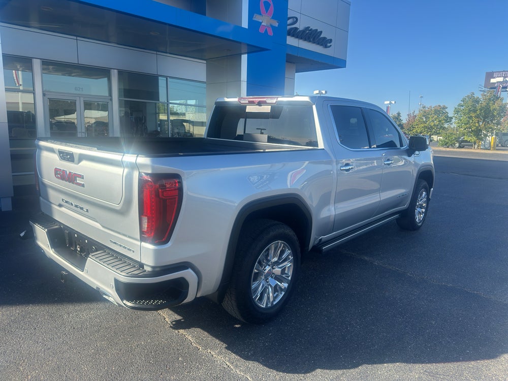 2022 GMC Sierra 1500 Denali — vehicle photo