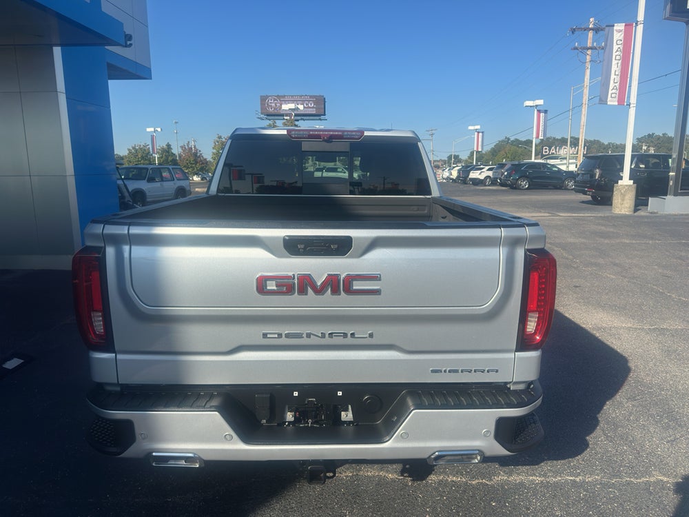 2022 GMC Sierra 1500 Denali — vehicle photo