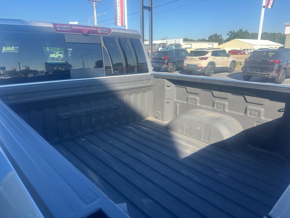 2022 GMC Sierra 1500 Denali — vehicle photo
