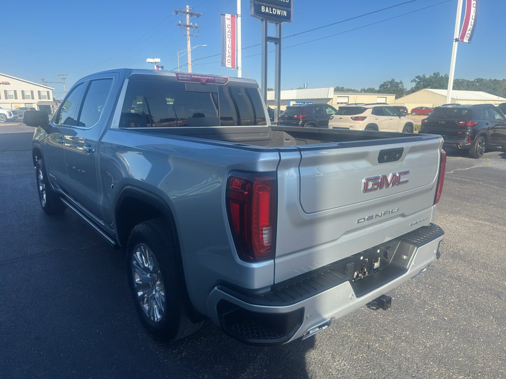 2022 GMC Sierra 1500 Denali — vehicle photo