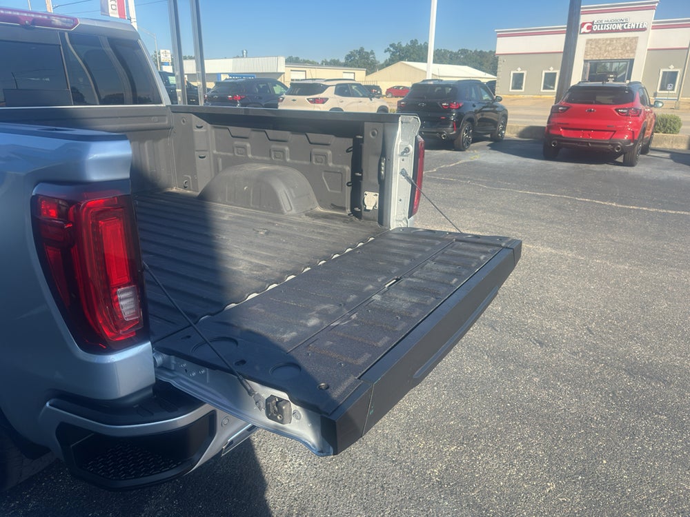 2022 GMC Sierra 1500 Denali — vehicle photo