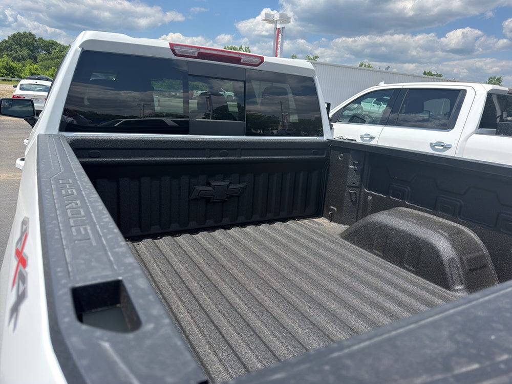 2026 Chevrolet Silverado 1500 LT — vehicle photo