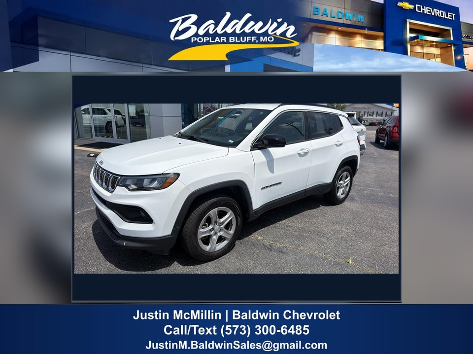 2024 Jeep Compass Latitude — full vehicle photo